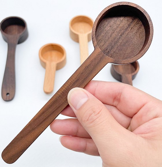 ملعقة خشبية E-82-KR011637