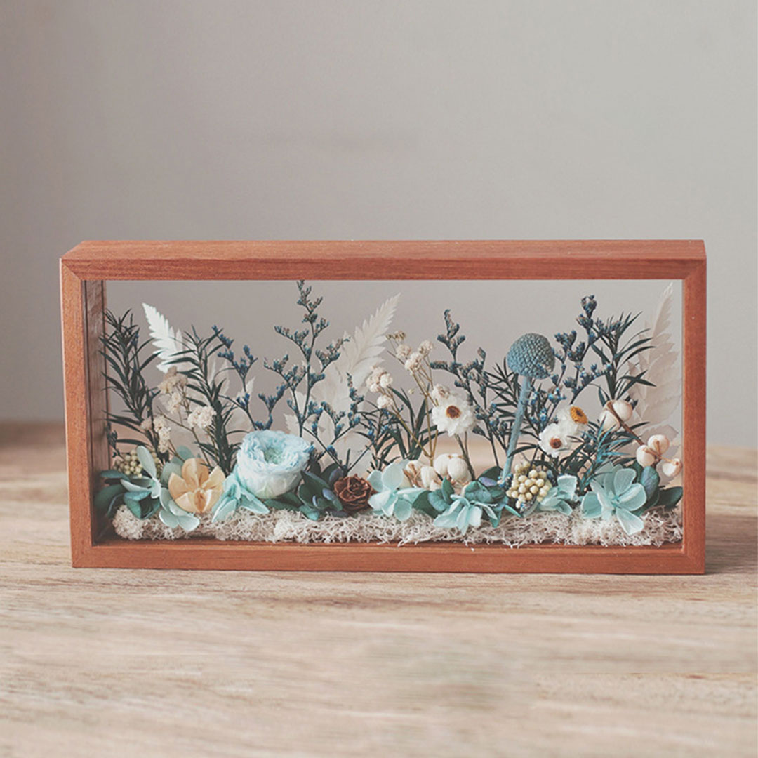 Décor dry plants and flowers in acrylic frame H-1060