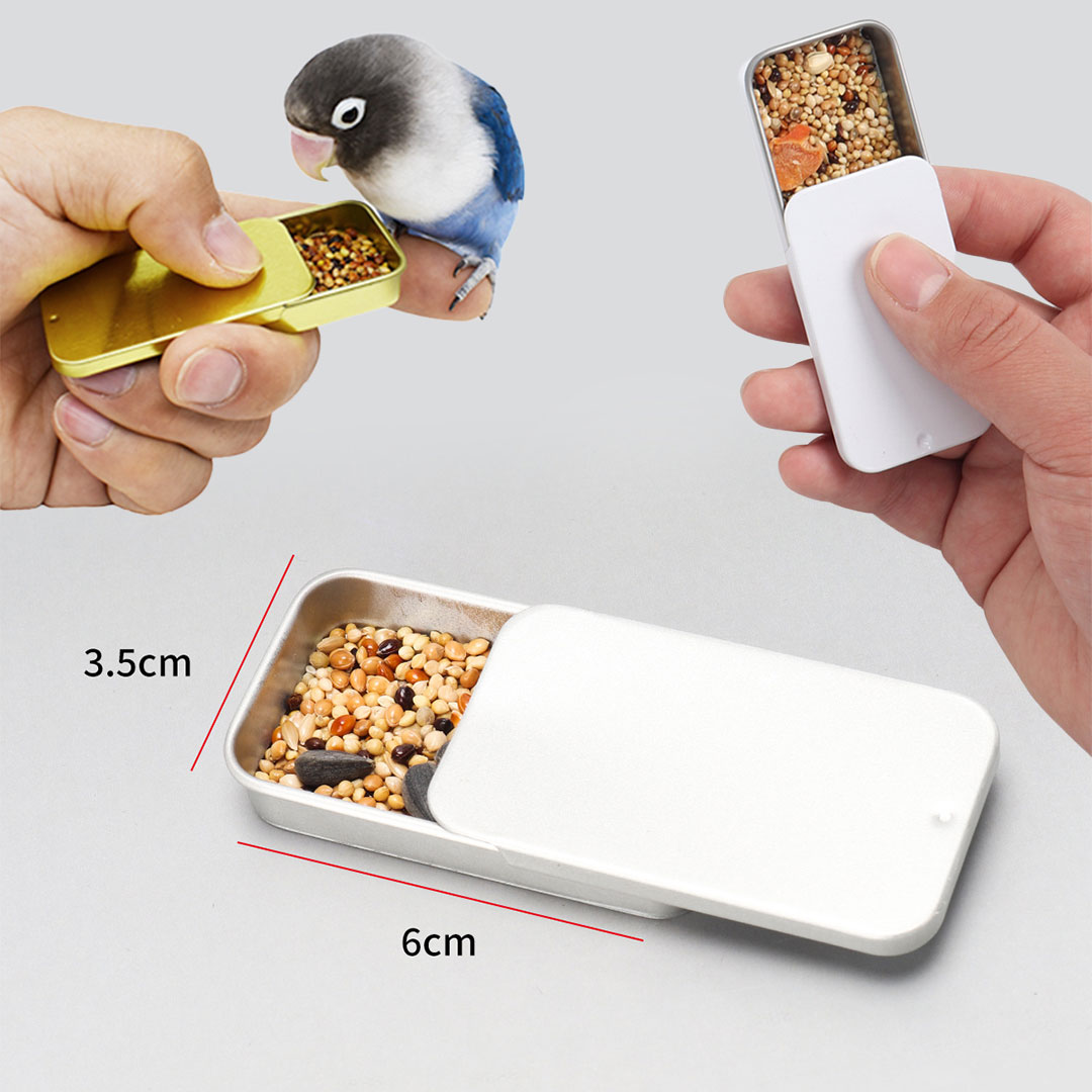 علبة طعام لتعليم الطيور لون  ابيض